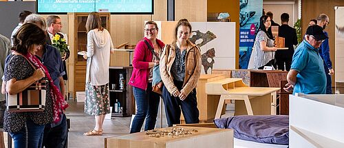 Ausstellung des Tischler- und Malerhandwerks - Zum Beitrag