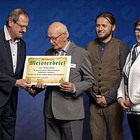60-ba260421 Goldener-Meisterbrief twk DSC 7600 Impressionen aus der Festveranstaltung zur „Übergabe Goldene Meisterbriefe 2026“ der Handwerkskammer Dresden, fotografiert am 21. April 2026 im Bellevue Hotel Dresden.