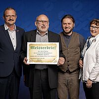 58-ba260421 Goldener-Meisterbrief twk DSC 7555 Impressionen aus der Festveranstaltung zur „Übergabe Goldene Meisterbriefe 2026“ der Handwerkskammer Dresden, fotografiert am 21. April 2026 im Bellevue Hotel Dresden.