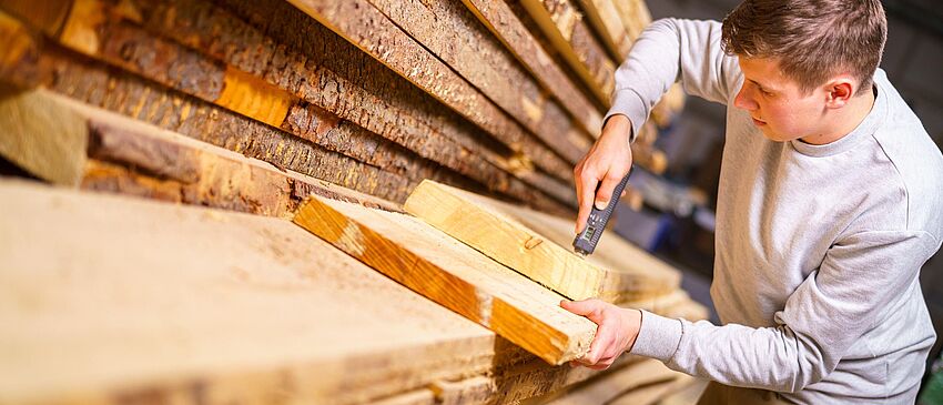 Holzbau – Holz messen und bewerten - Zum Beitrag