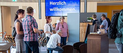 Ausstellung des Tischler- und Malerhandwerks - Zum Beitrag