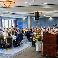 Impressionen aus der Festveranstaltung zur „Übergabe Goldene Meisterbriefe 2024“ der Handwerkskammer Dresden, fotografiert am 25. März 2023 im Bilderberg Bellevue Hotel Dresden.