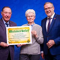 Impressionen aus der Festveranstaltung zur „Übergabe Goldene Meisterbriefe 2024“ der Handwerkskammer Dresden, fotografiert am 25. März 2023 im Bilderberg Bellevue Hotel Dresden.