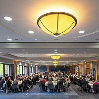 08-ca260421 Goldener-Meisterbrief twk DSC 6589 Impressionen aus der Festveranstaltung zur „Übergabe Goldene Meisterbriefe 2026“ der Handwerkskammer Dresden, fotografiert am 21. April 2026 im Bellevue Hotel Dresden.