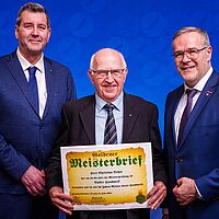 Impressionen aus der Festveranstaltung zur „Übergabe Goldene Meisterbriefe 2024“ der Handwerkskammer Dresden, fotografiert am 25. März 2023 im Bilderberg Bellevue Hotel Dresden.