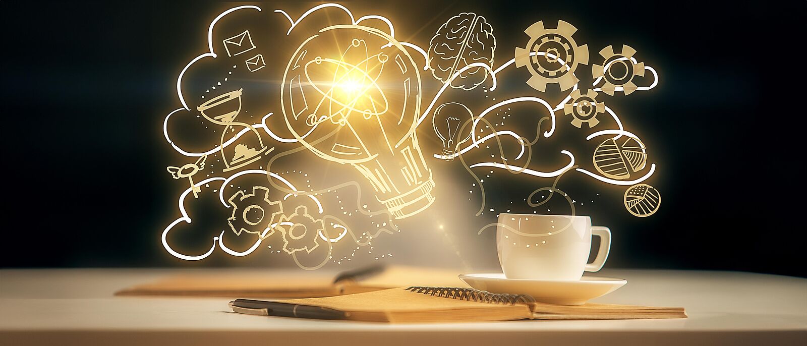 Illustration von mehreren aufgeklappten Notizbüchern, auf einer steht eine Kaffeetasse mit Untertasse, darüber eine  dampfende Wolke welches unter anderem Elemente von mehreren Glühbirne, einer Sanduhr, mehrere Tortendiagramme,  unterschiedlich große Zahnräder und einem Gehirn enthält.