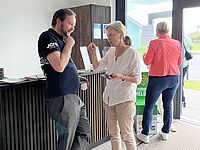 Impressionen der Auftaktveranstaltung STAR*PARADE 2025 im Gemeindehaus „Johanna“ im SKAN-Park Klitten am Bärwalder See sowie auf dem Fahrgastschiff Bärwalder Seelust.