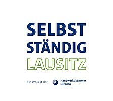 Logo aus einen Schriftzug in gefetteten Großbuchstaben: SELBST STÄNDIG LAUSITZ. Darunter der Hinweis Ein Projekt der Handwerkskammer Dresden.