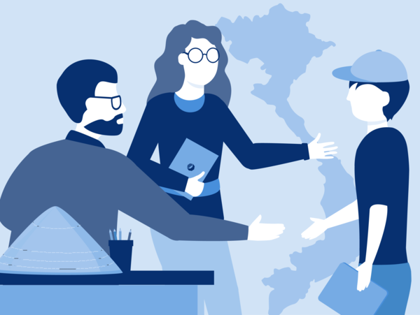 Es ist eine Illustration von drei Personen zu sehen. Zwei ältere Personen gehen begrüßend auf eine jüngere Person zu. Diese hält einen Ordner oder ein Heft mit Unterlagen in den Händen. Im Hintergrund ist eine Landkarte von Vietnam zu sehen.