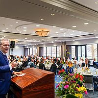 Impressionen aus der Festveranstaltung zur „Übergabe Goldene Meisterbriefe 2024“ der Handwerkskammer Dresden, fotografiert am 25. März 2023 im Bilderberg Bellevue Hotel Dresden.