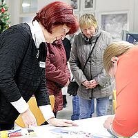 Impressionen vom Weihnachtsmarkt auf dem Telux-Gelände in Weißwasser mit seinem vielfältigen Angebot an Kunsthandwerk aus der Lausitz.
