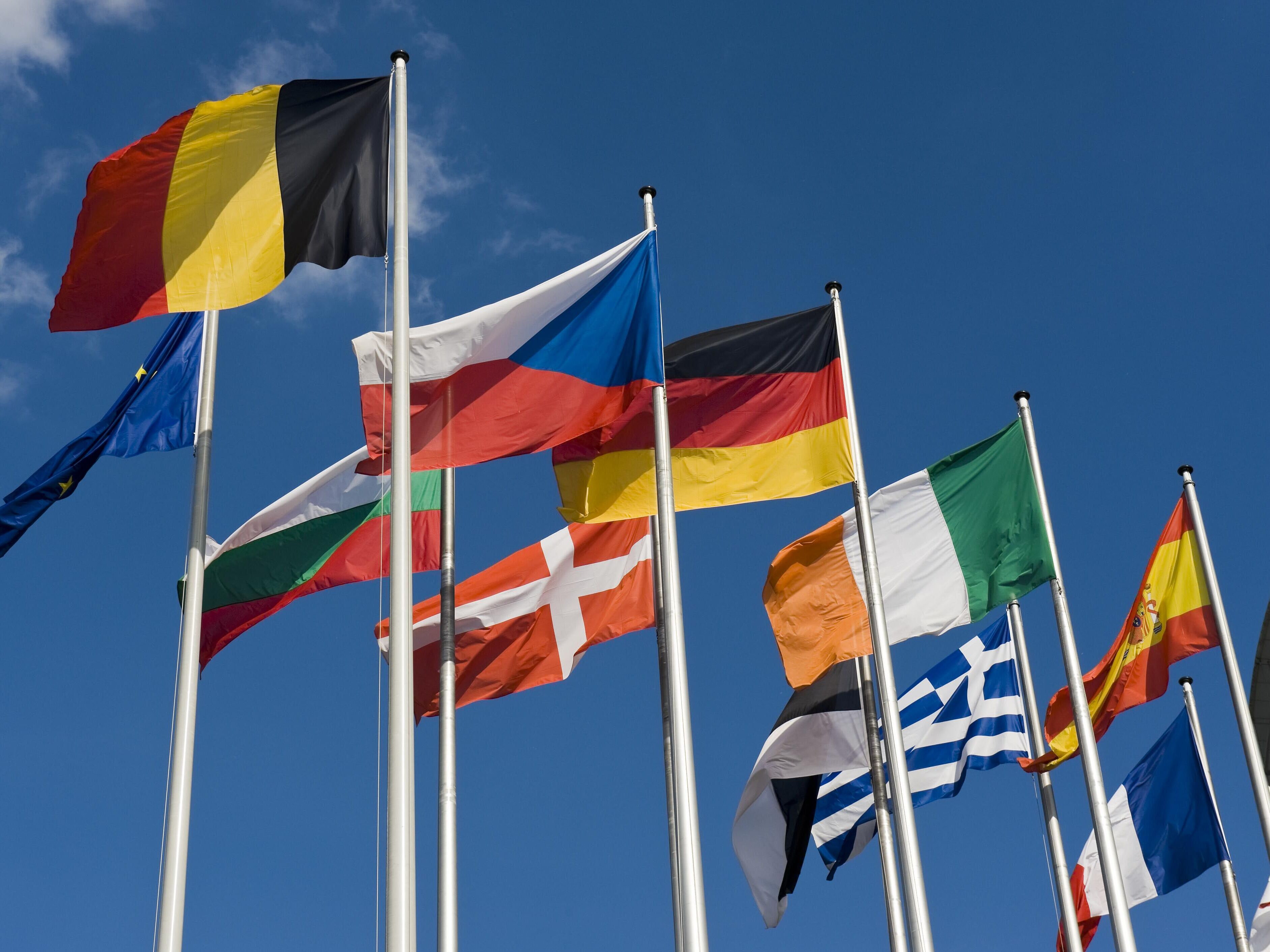 Europäische Flaggen im Europäischen Parlament, Straßburg, Frankreich